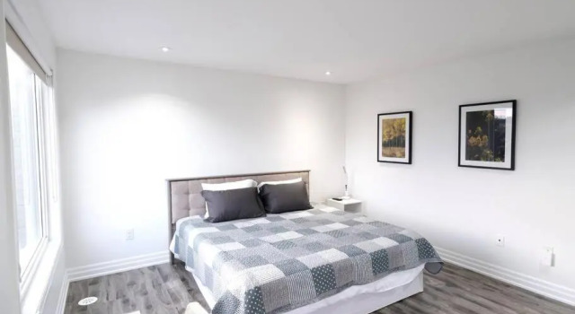 Elegant 2000 Sq ft 3BR urban Town House 2 Parking, Varaa Hotelli Mississauga 