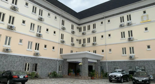 Great Ville Hotel, Book Hotel Egba Agege
