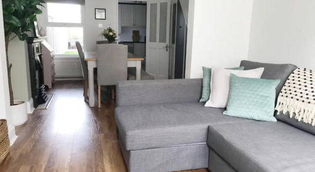 Коттедж Emerson House. Close to Poole Harbour & Town Centre