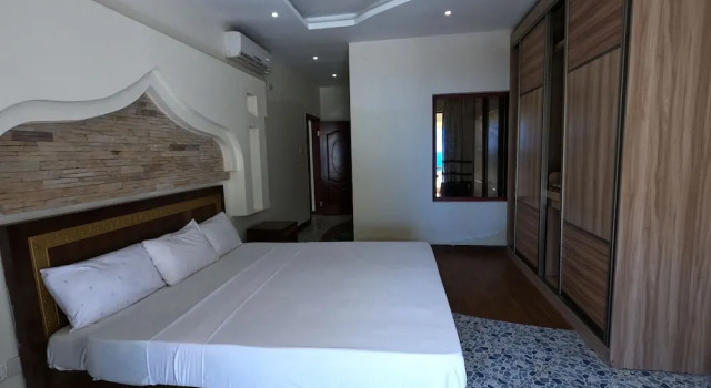 Omega Beachfront Luxury Apartments, Забронировать Апартаменты/квартира Момбаса 
