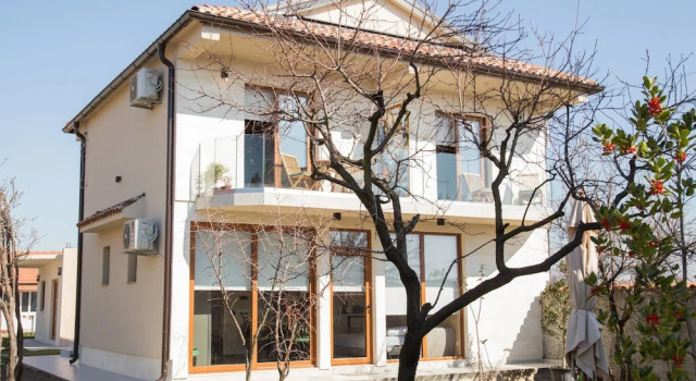 Apartments Aerodrom