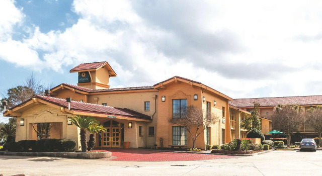 Кровать в общем номере La Quinta Inn by Wyndham New Orleans West Bank / Gretna