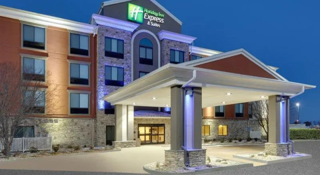 Одноместный люкс Holiday Inn Express & Suites Mitchell by IHG