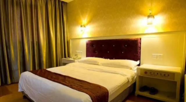 Jinjiang Qingyang Heping Commercial Hotel