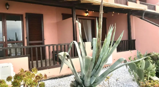 Holiday House Palau, Book Hotel Palau Emerald Coast