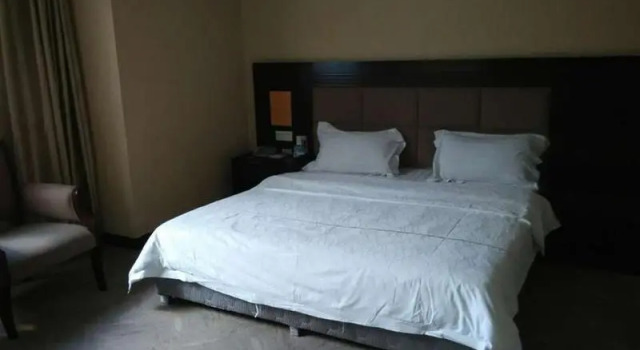 Mankedun Hotel (Guangzhou Sanyuanli Metro Station), Забронировать Отель Отели Гуанчжоу с парковкой, рядом с Guangzhou Baiyun Wanda Plaza, Парковка