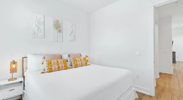 Beach House - Elevated Escape by PHG, Book Feriehus Villaer i Lower Grand Lagoon, Villa