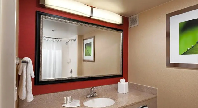 Четырёхместный полулюкс Courtyard by Marriott Baldwin Park