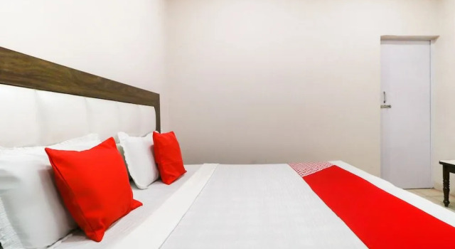 OYO 46349 Malaya House, Book Hotel Jalandhar Punjab