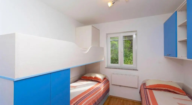 Апартаменты Seafront Apartment Soline With Seaview