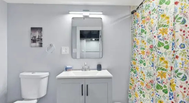 Private Basement Suite – Completely Separate, Book Hotel Chicago 