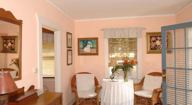Люкс Secret Garden Inn & Cottages