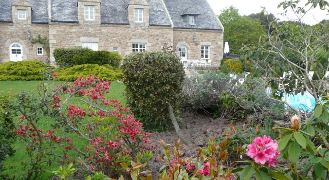 Le Manoir des Quatre Saisons, Забронировать Отель Отели в центре Ла-Тюрбаль, в центре