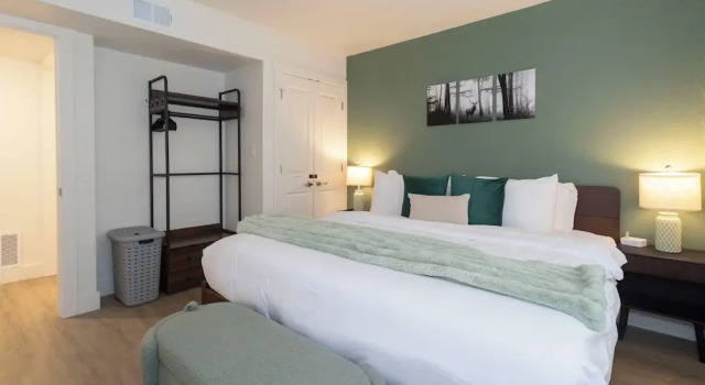 Четырёхместный люкс Premium Roark Creek Resort