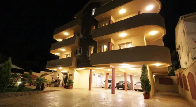 Villa Jupok, Book Villa Hotels in Bar with Parking, Parking