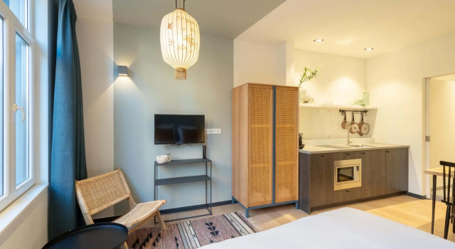 The Light Blue Parrot, Prenota Hotel  