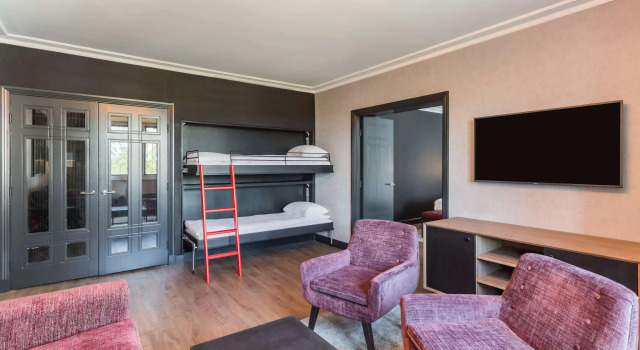 Двухместный люкс c 1 комнатой Radisson RED London Heathrow