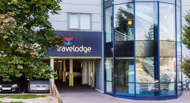 Travelodge Guildford, Забронировать Отель Отели Суррей с парковкой, Парковка