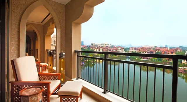 Четырёхместный номер Standard с балконом и с видом на сад Sheraton Qingyuan Lion Lake Resort