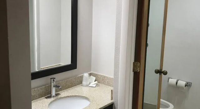 Двухместный номер Standard Country Inn & Suites by Radisson, Indianapolis East, IN