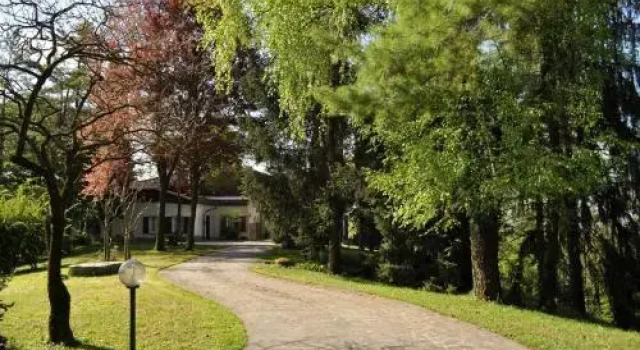 B&B Sasso Di Luna, Забронировать Отель «постель и завтрак» Сканцорошате Bergamo Province