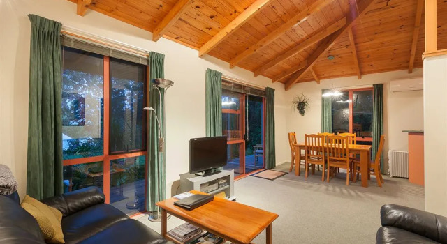 Sanctuary in the Cove, Book Hotel Coopers Beach Far North