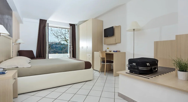 Трёхместный номер Standard с балконом De Maria House