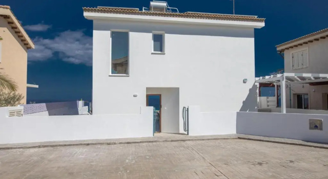 Artizan Seafront Villa 5