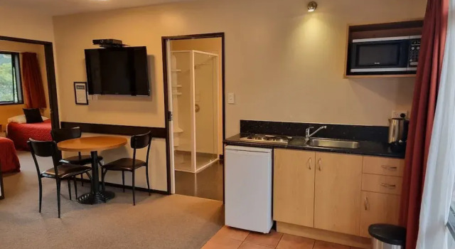Номер Executive с 2 комнатами с балконом Broadway Motel