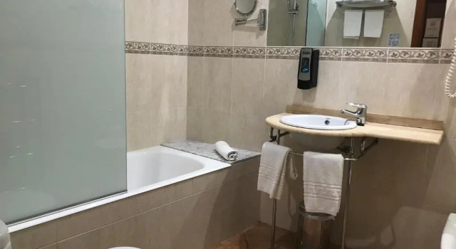 Номер Standard Hotel-Restaurante La Quadra