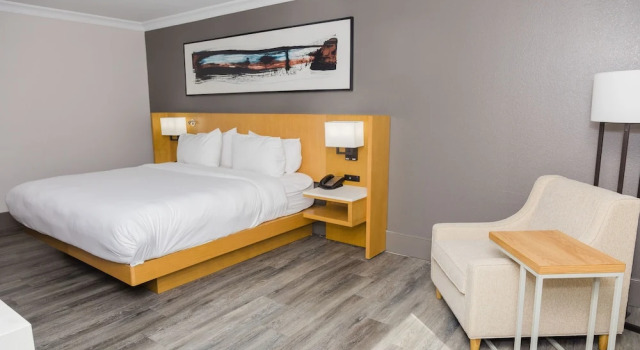 Двухместный люкс Delta Hotels by Marriott Columbia Northeast
