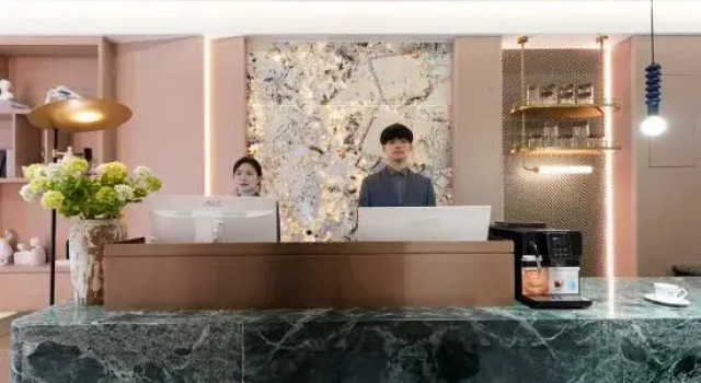 Zhijing Apartment（Haizhu Square Branch）