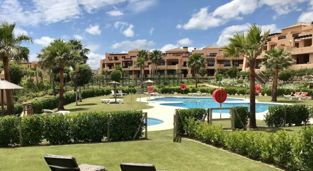 Апартаменты Casares Beach Golf Apartment With Private Garden and Pool Access