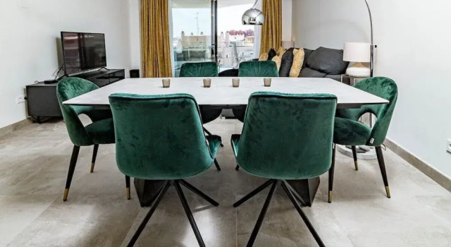 Апартаменты Inf4.5p- Modern 3 bed City Apartment Next to Beach