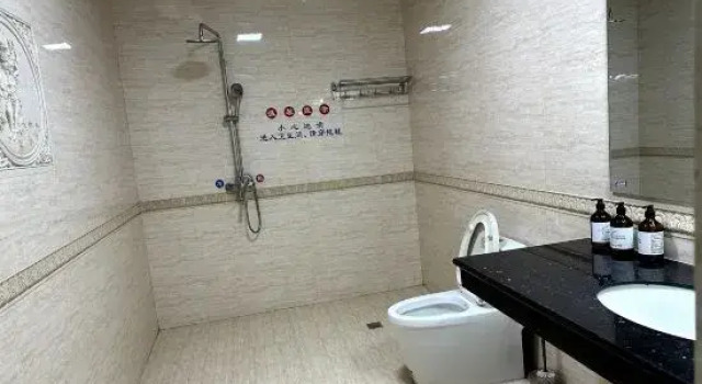 Люкс 4/5000 Hotel number three