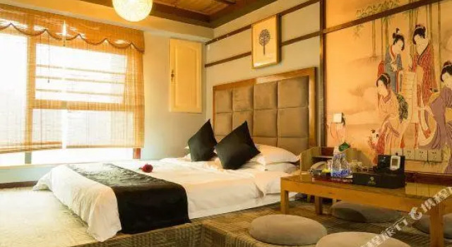 Четырёхместный люкс Xiehou Fengqing Theme Hotel (Chongqing Jiangbei Airport)