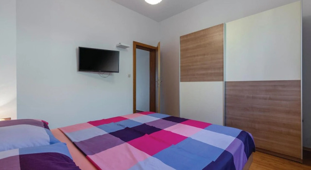 Awesome Home in Marcana with Hot Tub, Sauna & 6 Bedrooms