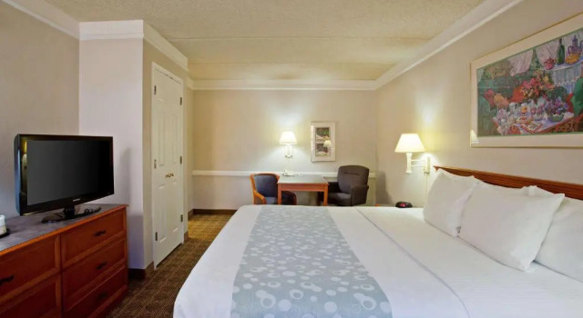 Люкс Super 8 by Wyndham San Bernardino