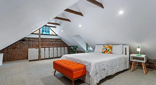 Private Loft Carriage House Walk Score 95, Забронировать Отель Отели Александрии с парковкой, рядом с Gadsby's Tavern Museum, Парковка