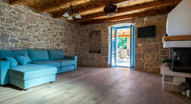 Gorgeous Villa With Private Swimming Pool and Covered Terrace, Prenota Villa Bajčići 