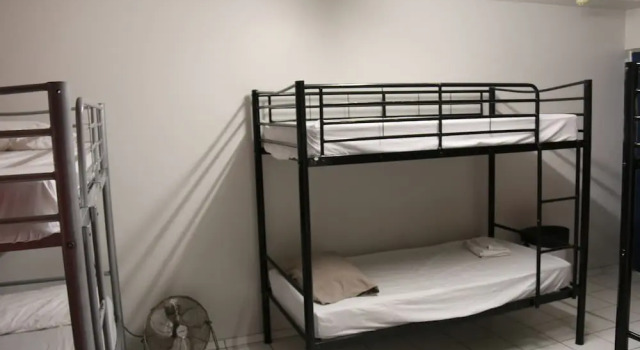 Кровать в общем номере Waterfront Backpackers - Hostel