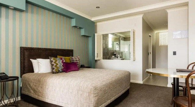 Студия-люкс Art Deco Pebble Beach Motor Inn