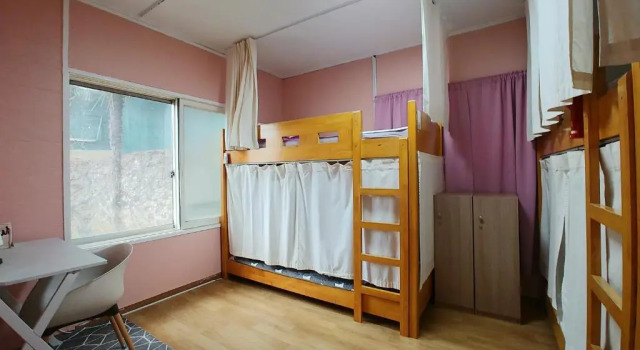 Кровать в общем номере (женский номер) Greenday Guesthouse