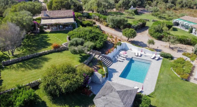 Podere Spartaco San Pantaleo, Rezervați Apartament Hoteluri în Emerald Coast cu piscină, Piscină