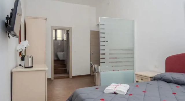 B&B La Via dei Mulini, Book Bed and Breakfast Hoteller i Corigliano Calabro med parkering, Parkering