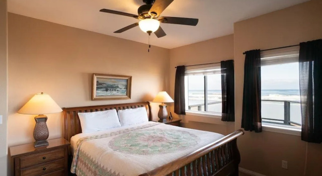 Beach House - 3 Br Home, Réserver Maison de vacances Hôtels à Oregon avec parking, Parking