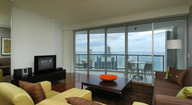 Апартаменты с 3 комнатами с балконом Chevron Renaissance - HR Surfers Paradise