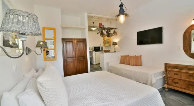 Golden Beach Hotel & Apartments, Забронировать Апартаменты/квартира Тинос Тинос, рядом с Церковь Кехровуни