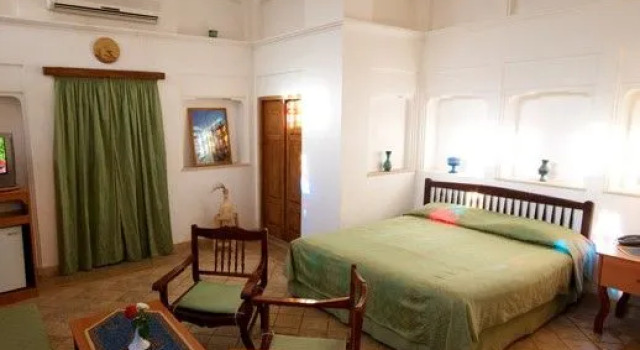 Laleh Yazd Hotel, Rezervovat Hotel Hotely v Yazd s bazénem, Bazén