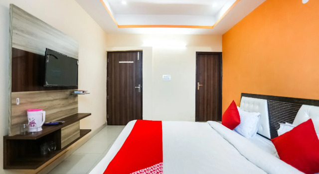 OYO 49609 The Welcome Mat Hotel, Забронировать Отель Фаридабад штат Харьяна
